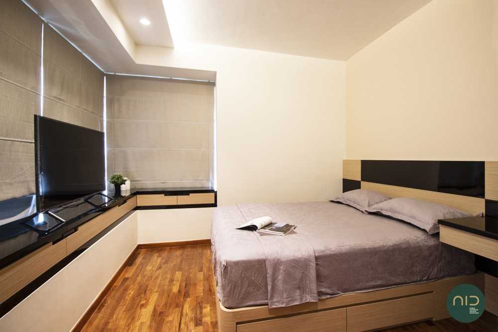 Modern Bedroom with Parquet Floor and Bay Window