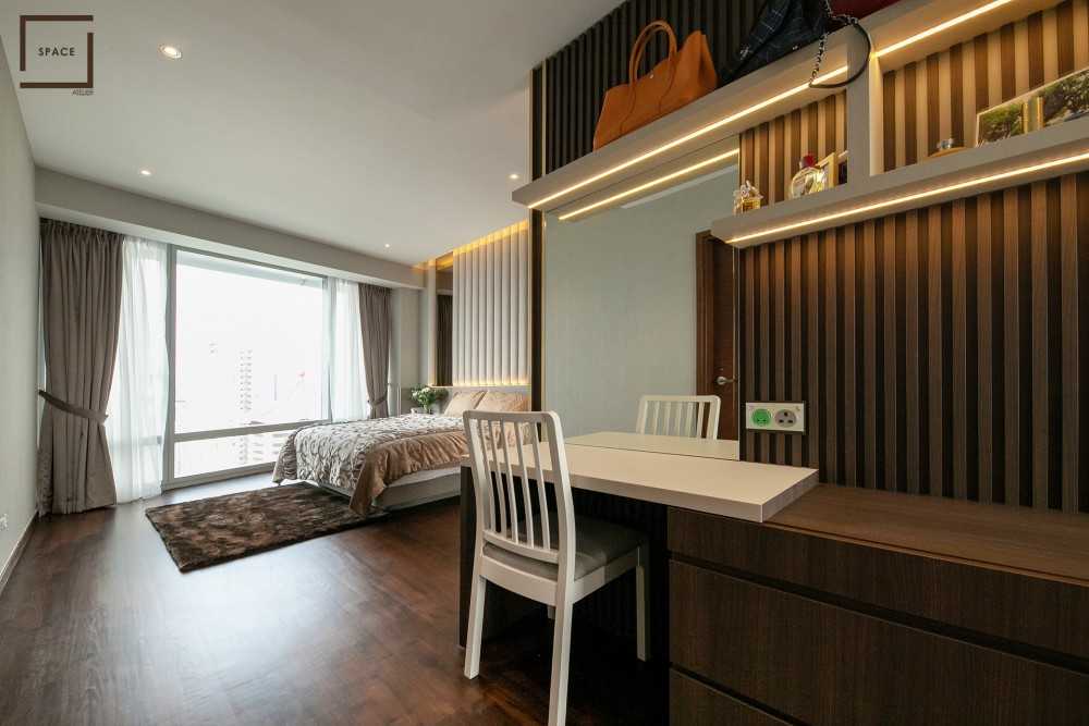 Modern Bedroom with Parquet Floor and Wardrobe