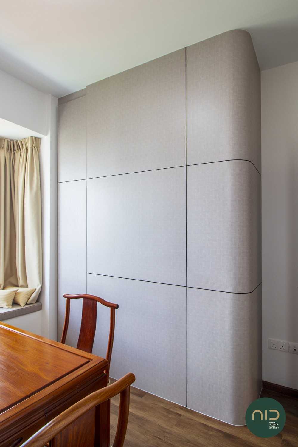 Modern Gaming Room with Curtain and Dining Table