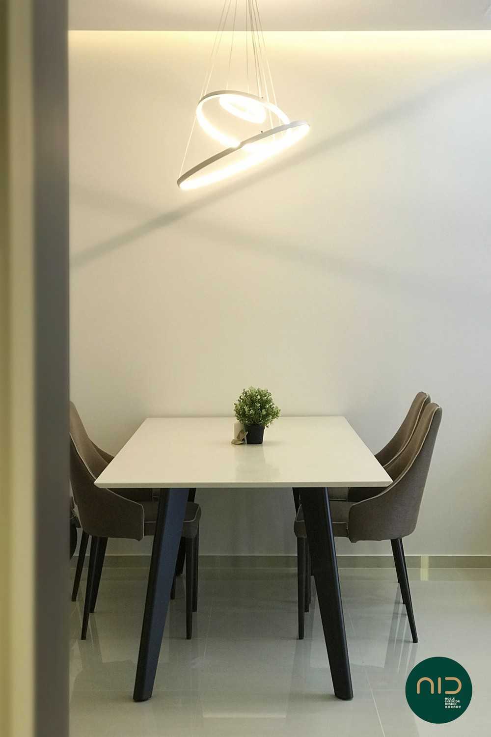 Modern Dining Room with Cove Lighting and Dining Table