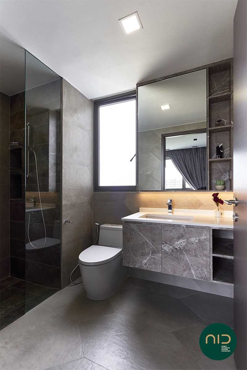 Modern Bathroom with Homogeneous Tiles and Mirror