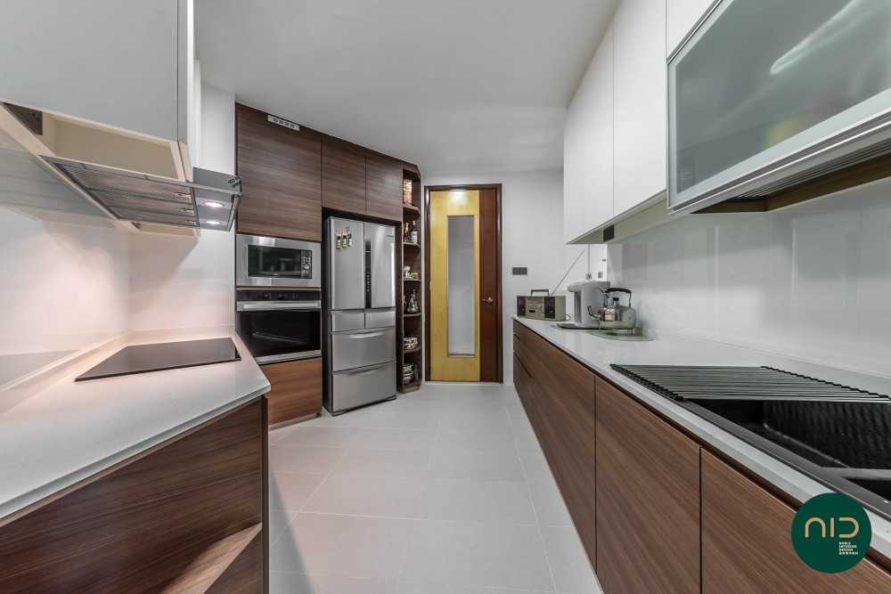 Modern Kitchen with Countertop and Homogeneous Tiles
