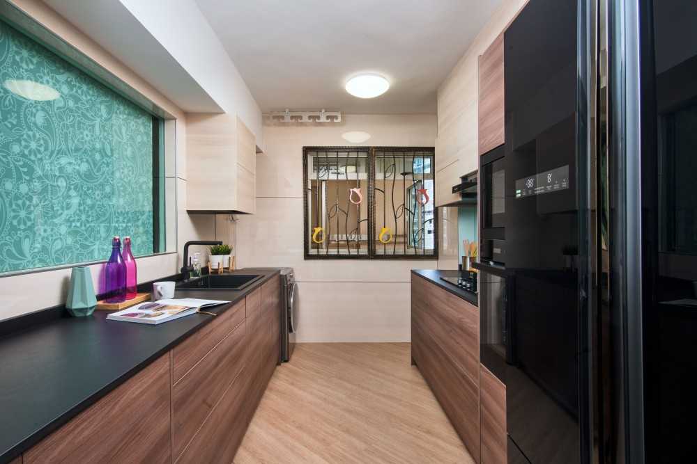 Contemporary Kitchen with Countertop and Cupboard