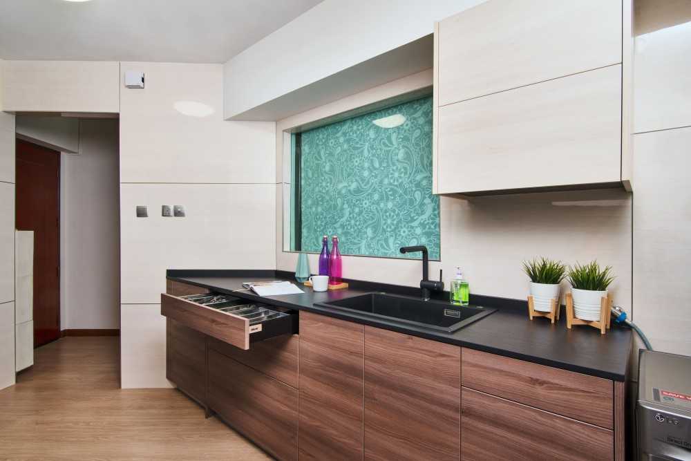 Contemporary Kitchen with Countertop and Cupboard