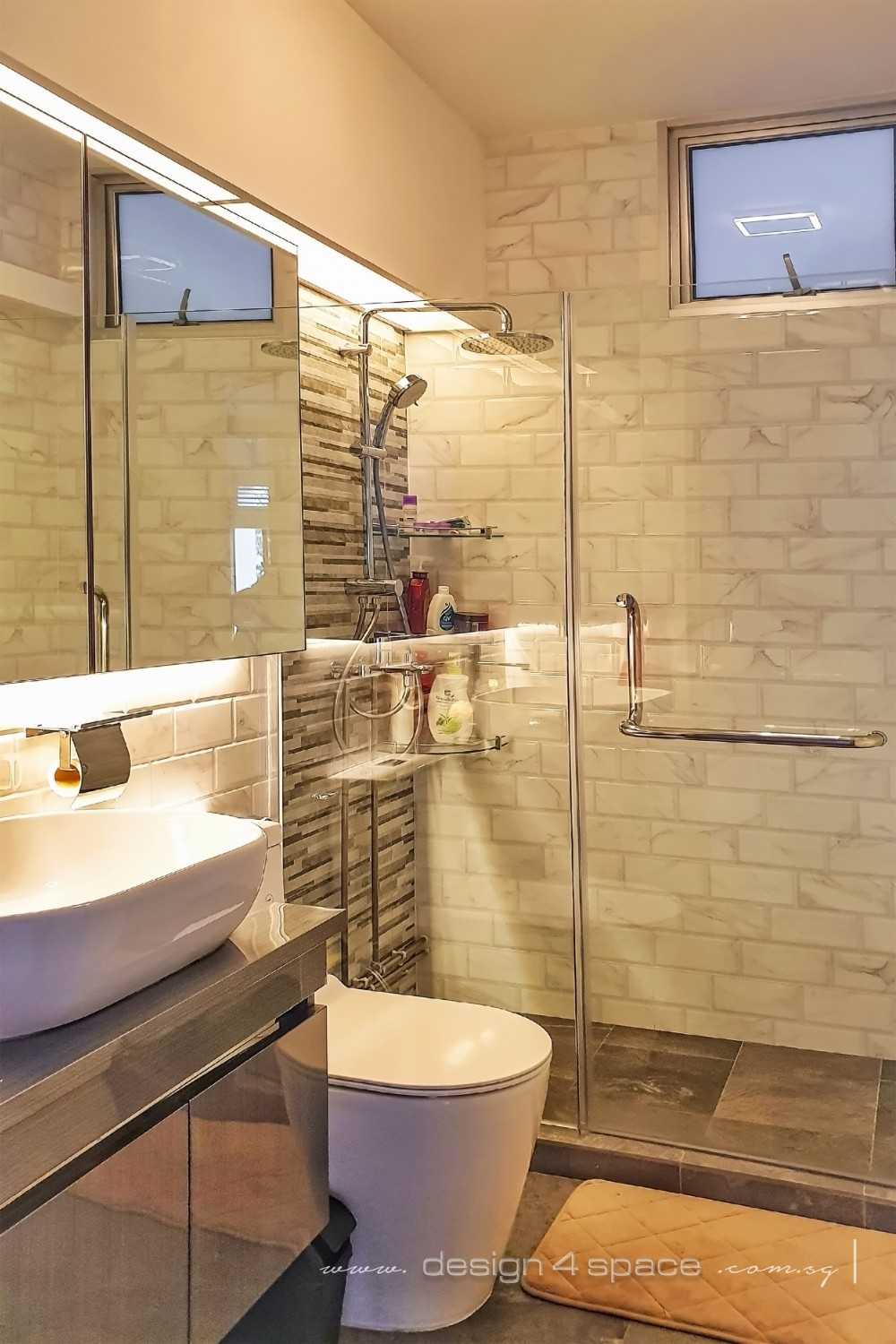 Contemporary Bathroom with Vinyl Flooring and Homogeneous Tiles