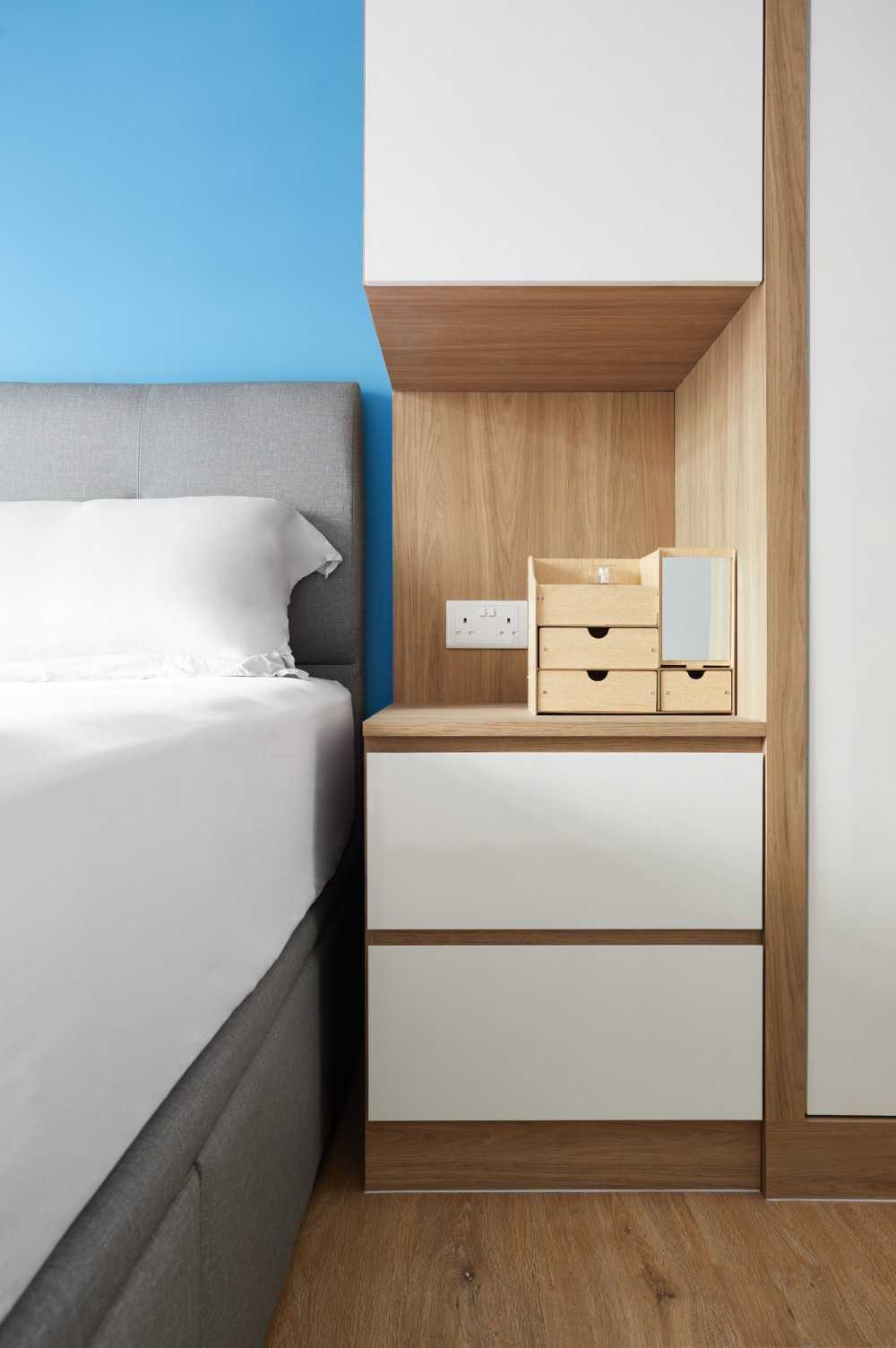 Minimalist Bedroom with Wardrobe and Queen Bed