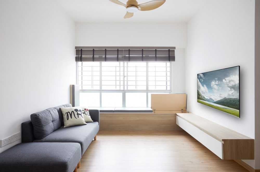 Minimalist Living Room with Settee and Sofa