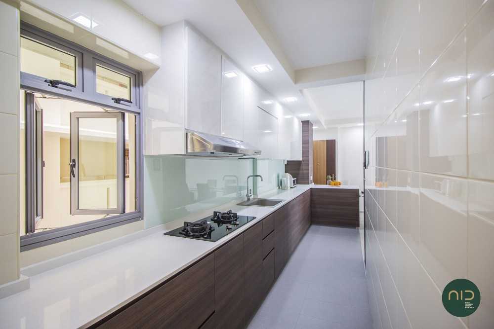 Modern Kitchen with Countertop and Homogeneous Tiles