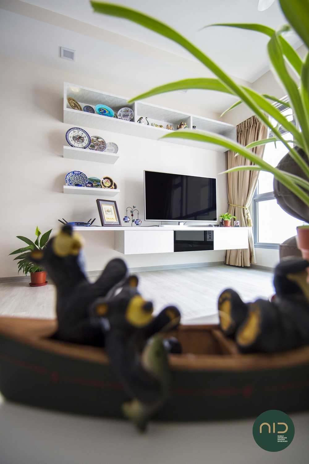 Modern Living Room with Vinyl Flooring and Curtain