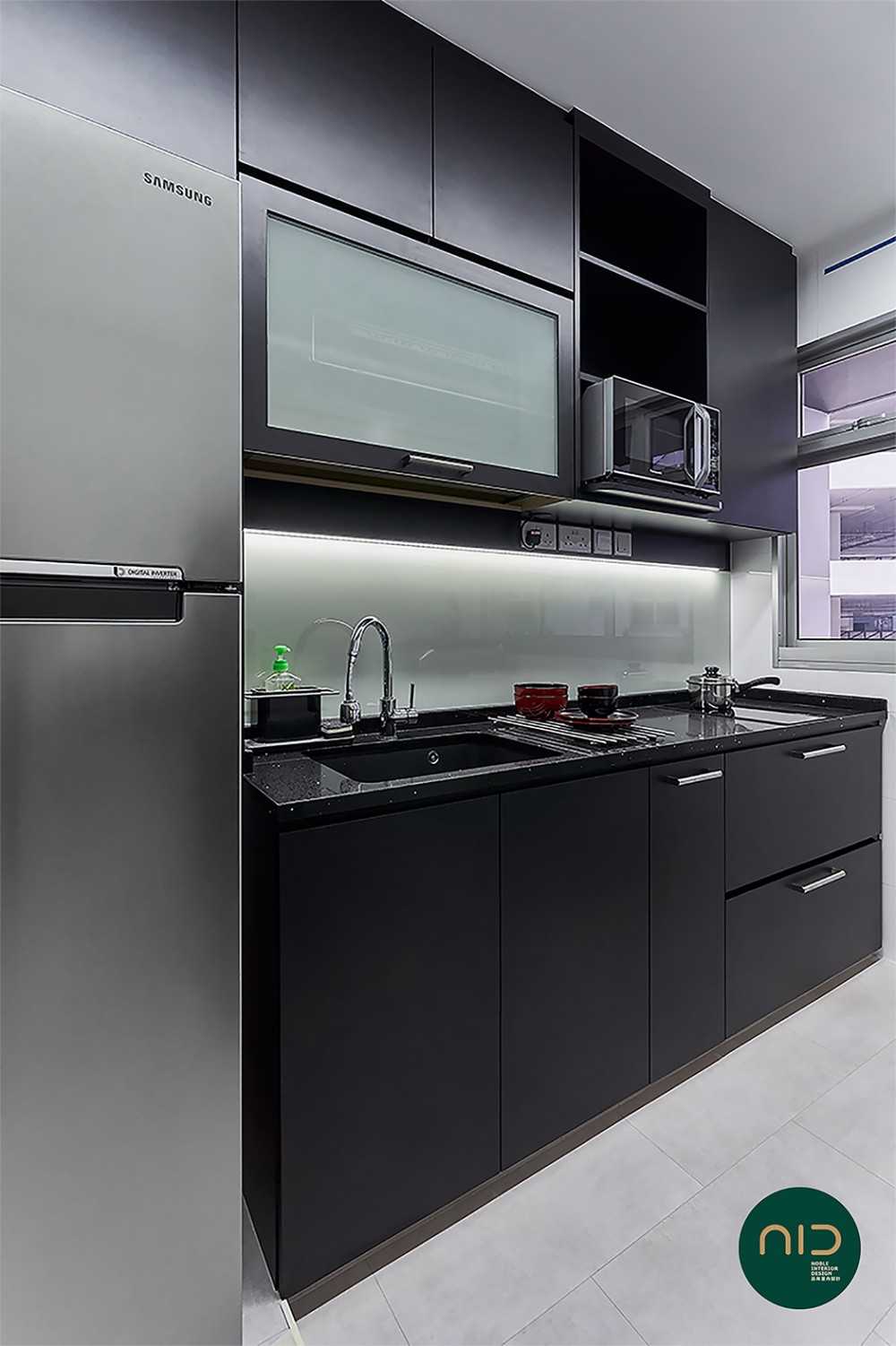 Modern Kitchen with Countertop and Homogeneous Tiles
