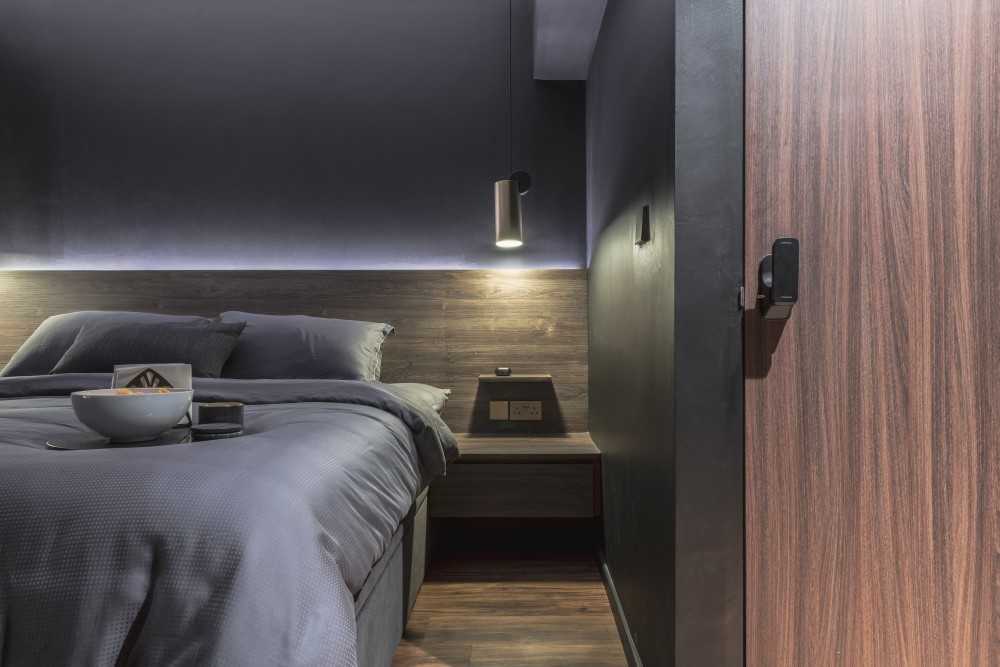 Contemporary Bedroom with Vinyl Flooring and Flooring