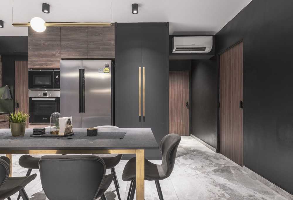 Contemporary Dining Room with Dining Table and Lighting