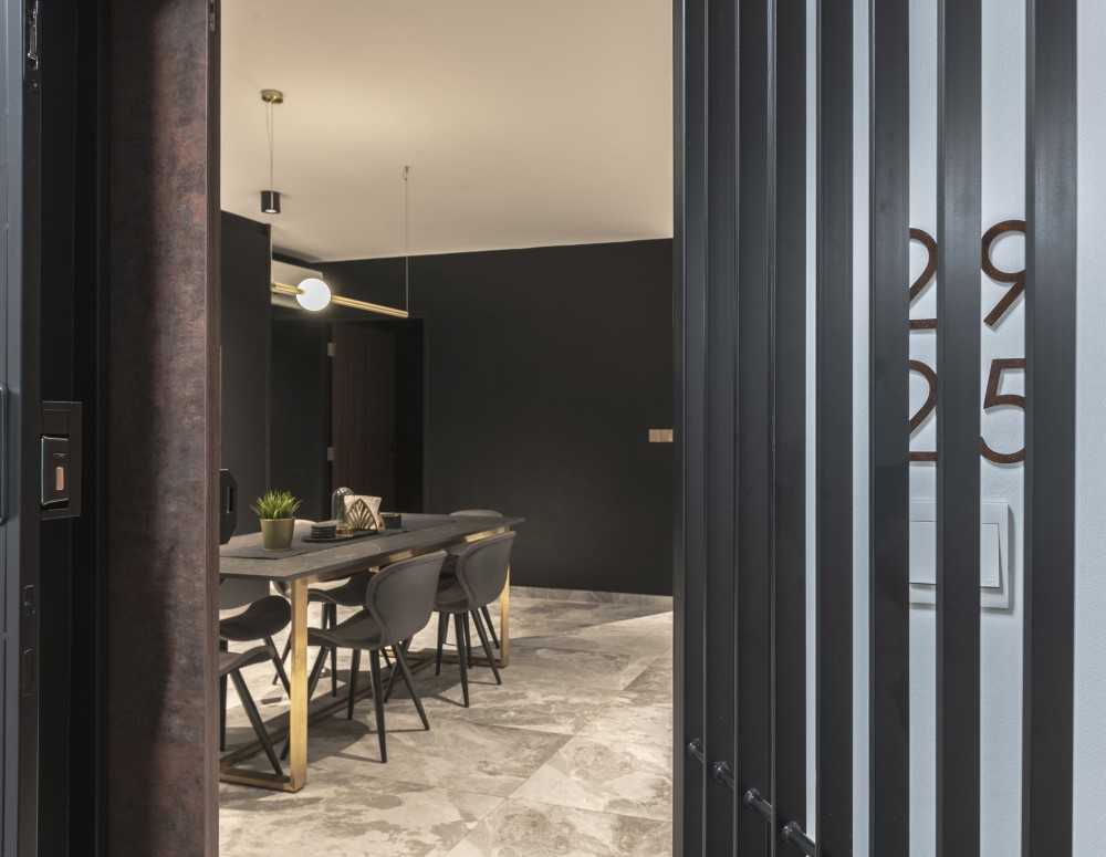 Contemporary Dining Room with Homogeneous Tiles and Dining Table