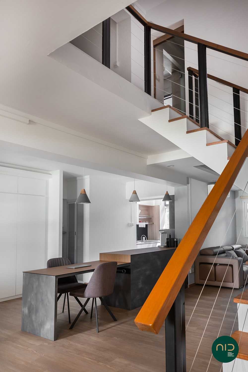 Modern Dining Room with Vinyl Flooring and Paintings