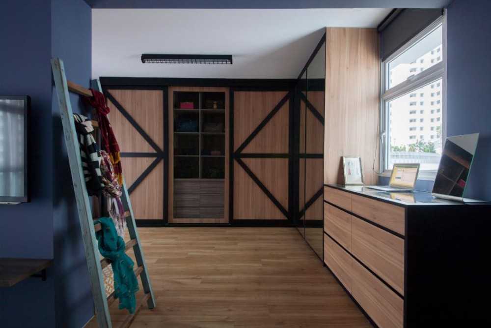 Eclectic Walk-in Wardrobe with Wardrobe and Sliding Wardrobe