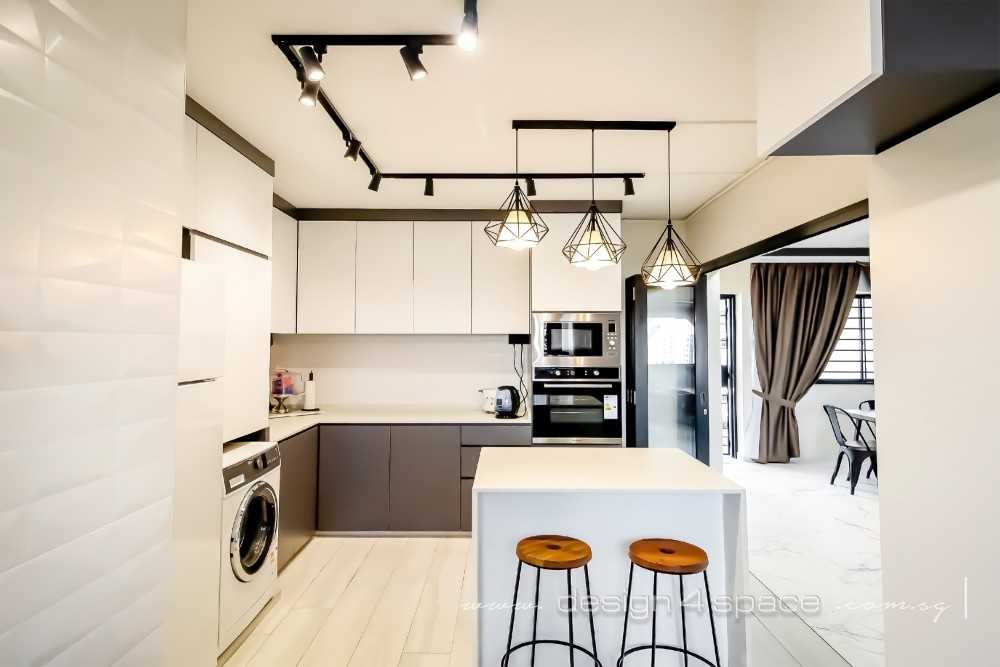 Minimalist Kitchen with Open Kitchen and Kitchen Backsplash