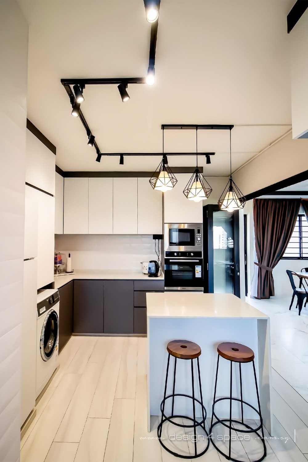 Minimalist Kitchen with Kitchen Island and Open Kitchen