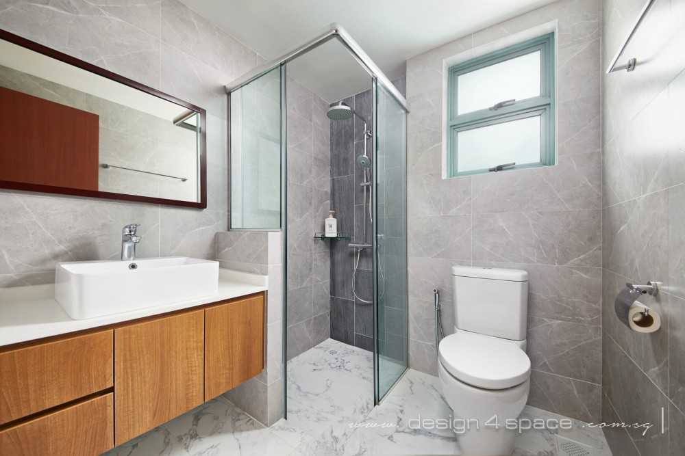 Contemporary Bathroom with Mirror and Rainshower