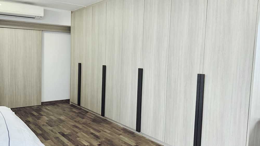 Transitional Bedroom with Vinyl Flooring and Wardrobe