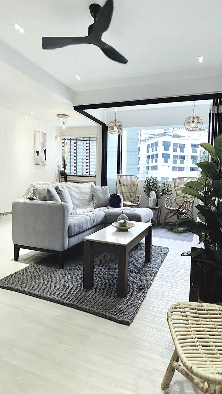 Transitional Hallway with Artwork and Ceiling Fan