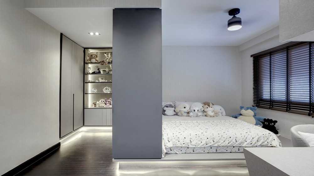 Scandinavian Bedroom with Platform Bed and Ceiling Light