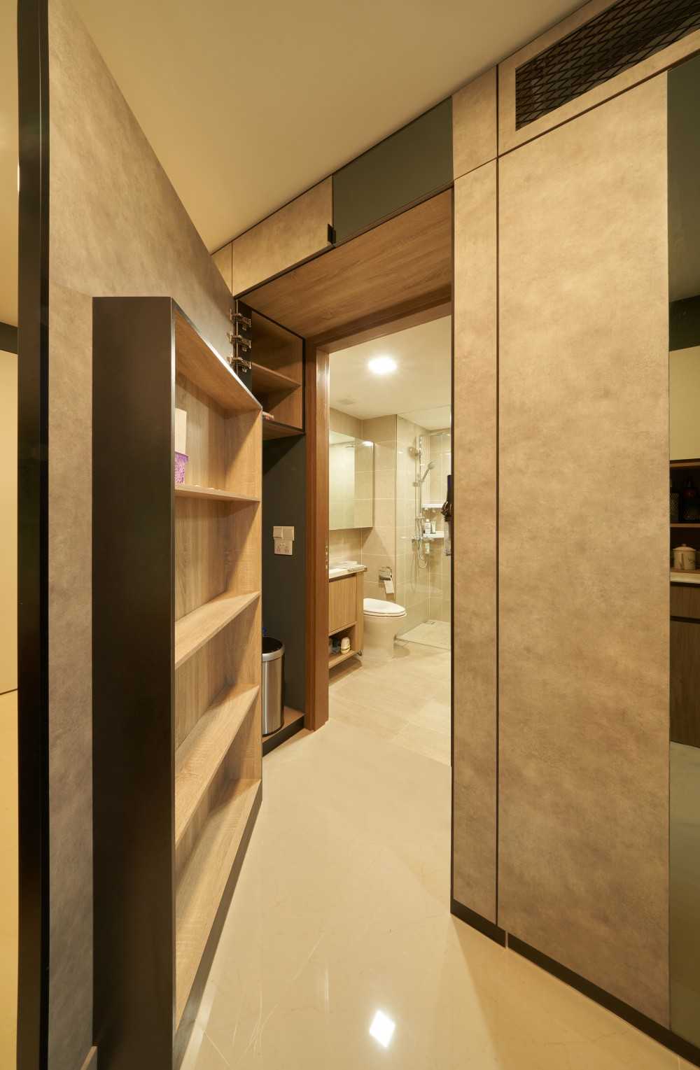Modern Bathroom with Mirror and Laundry Baskets