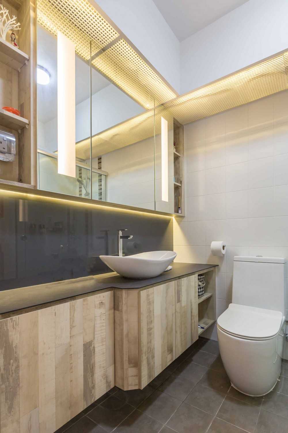 Scandinavian Bathroom with Mirror and Shower Screen