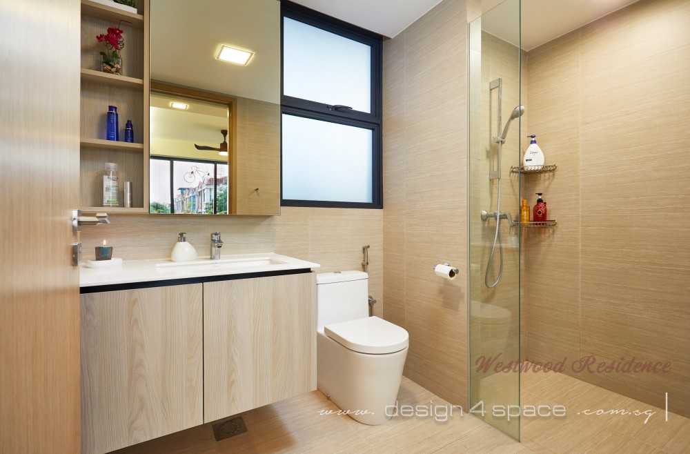 Contemporary Bathroom with Homogeneous Tiles and Mirror