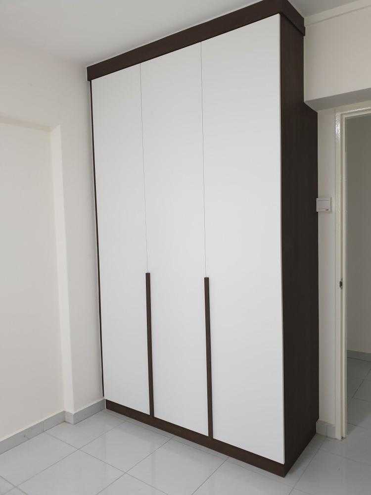 Contemporary Bedroom with Homogeneous Tiles and Wardrobe