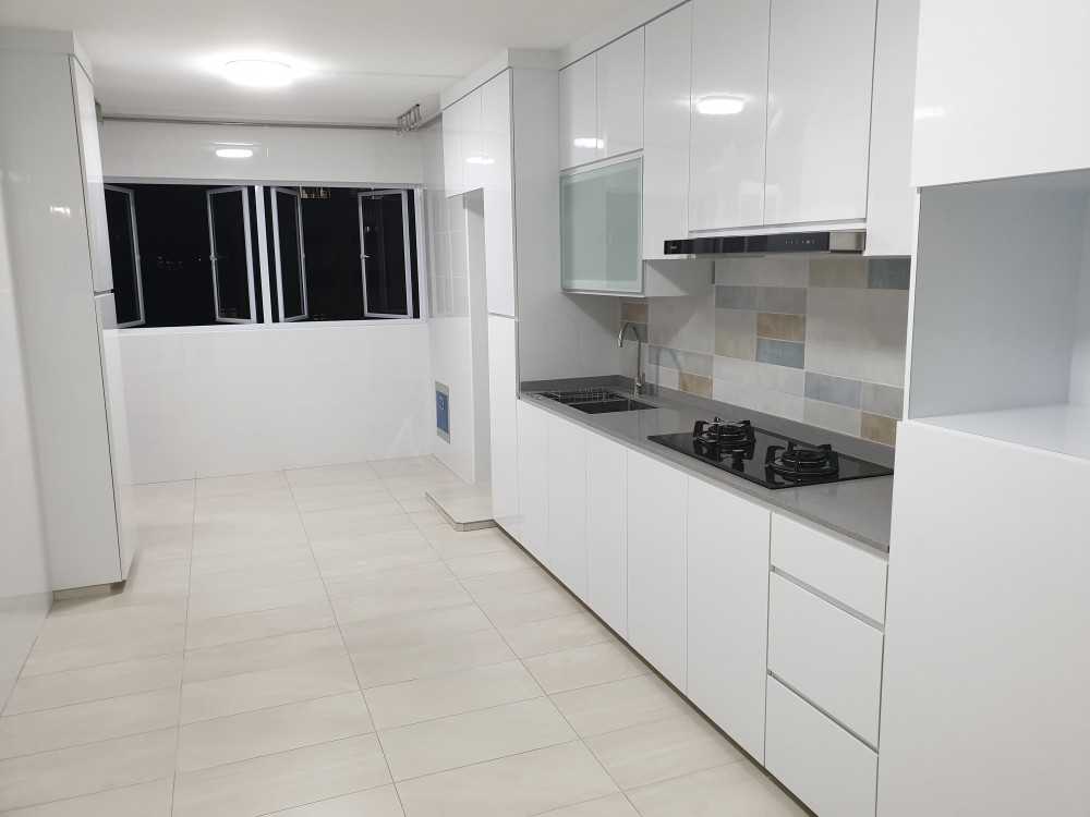 Contemporary Kitchen with Countertop and Homogeneous Tiles