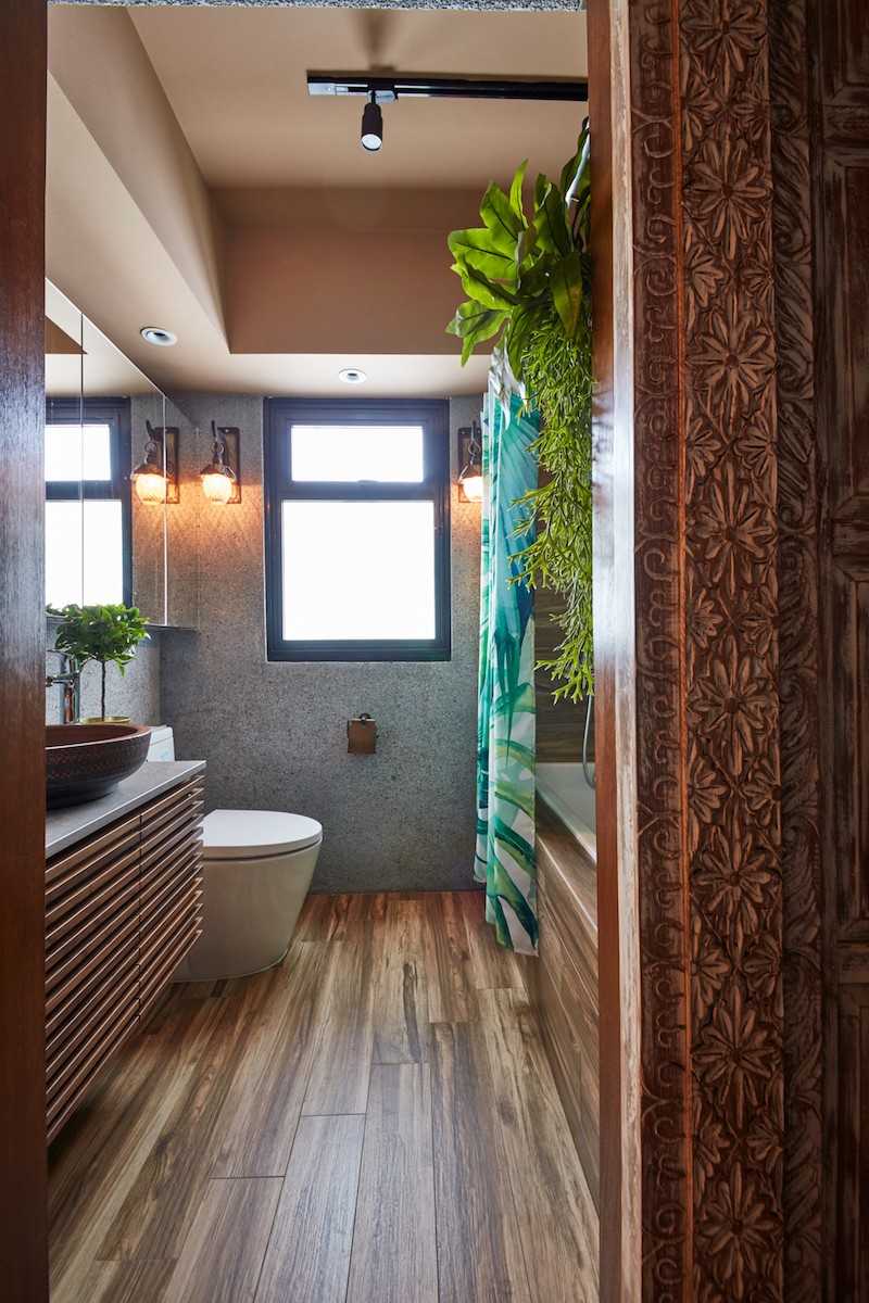 Country Bathroom with Bathtub and Curtain