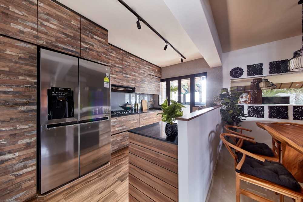 Country Kitchen with Kitchen Accessories and Kitchen Cabinets