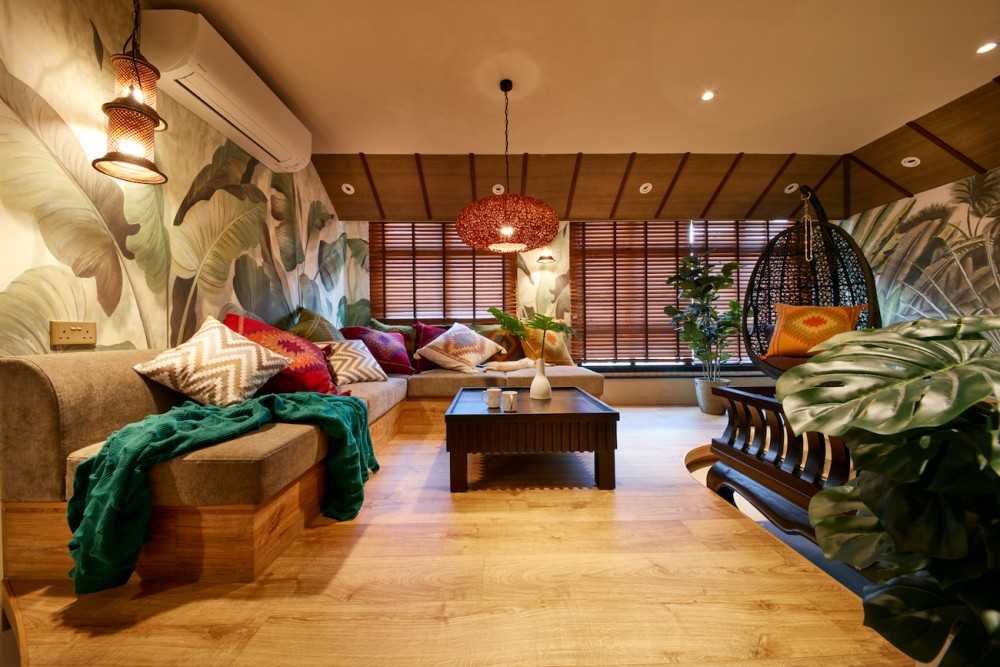 Country Living Room with Seating Bench and Coffee Table