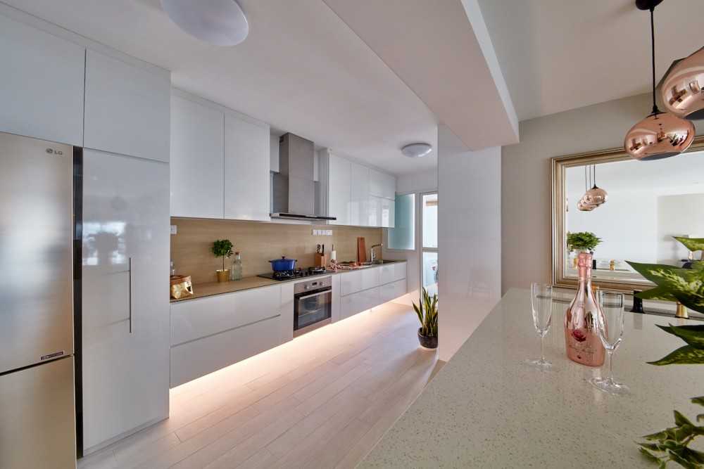 Scandinavian Kitchen with Mirror and Kitchen Backsplash