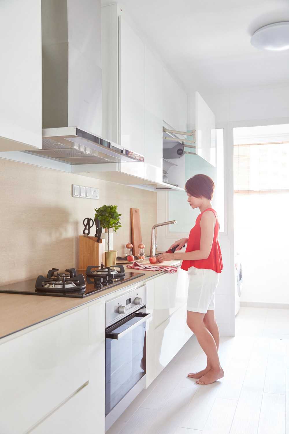 Scandinavian Kitchen with Kitchen Backsplash and Kitchen Cabinets