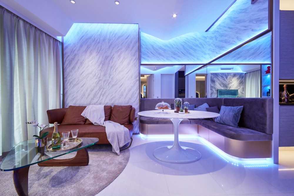 Modern Living Room with Dining Table and Seating Bench