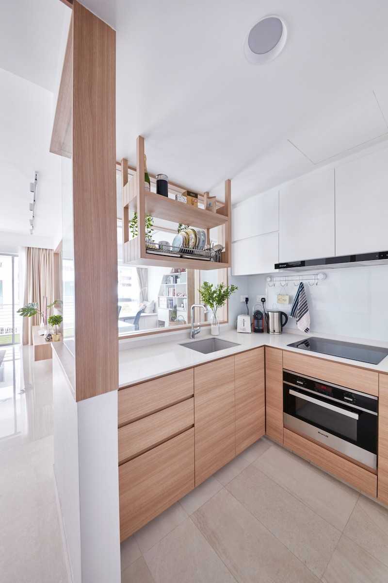 Contemporary Kitchen with Kitchen Backsplash and Kitchen Tap