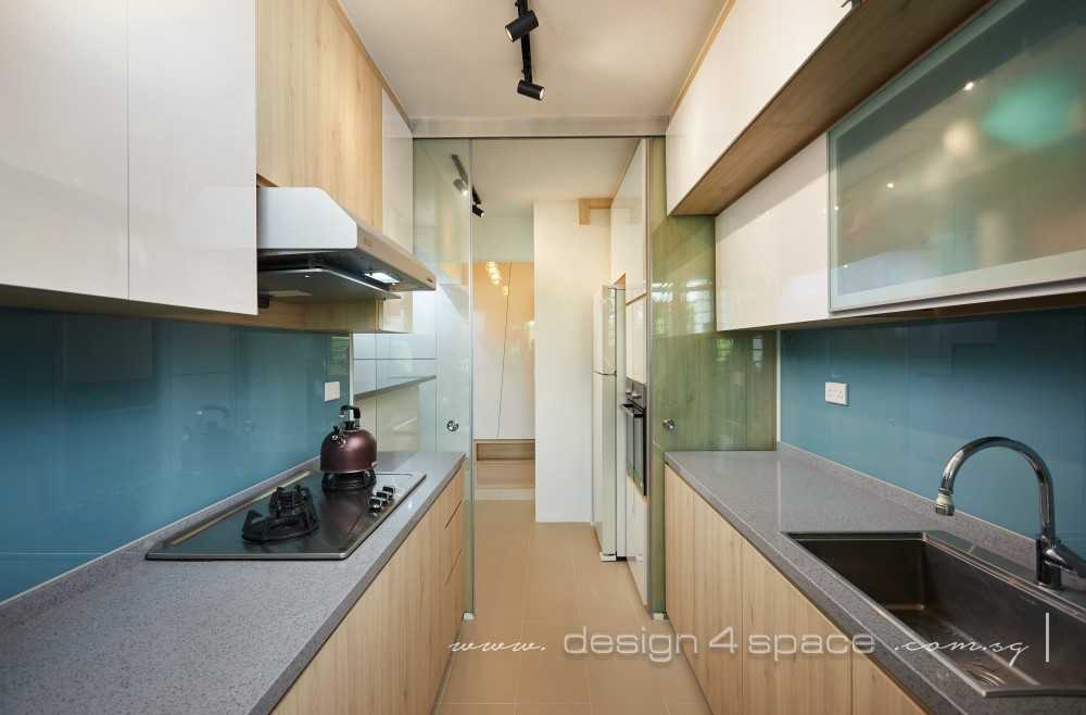 Scandinavian Kitchen with Homogeneous Tiles and Wood Flooring
