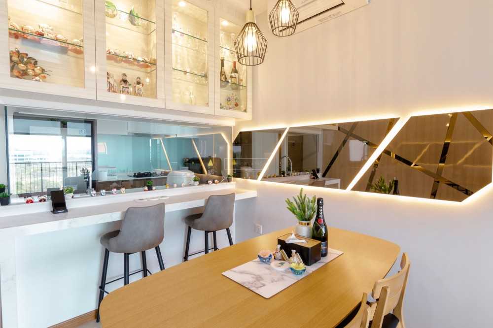 Scandinavian Dining Room with Mirror and Bar Counter