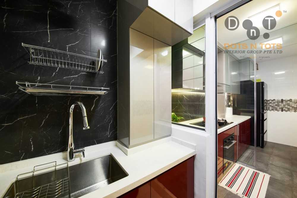 Contemporary Kitchen with Countertop and Homogeneous Tiles