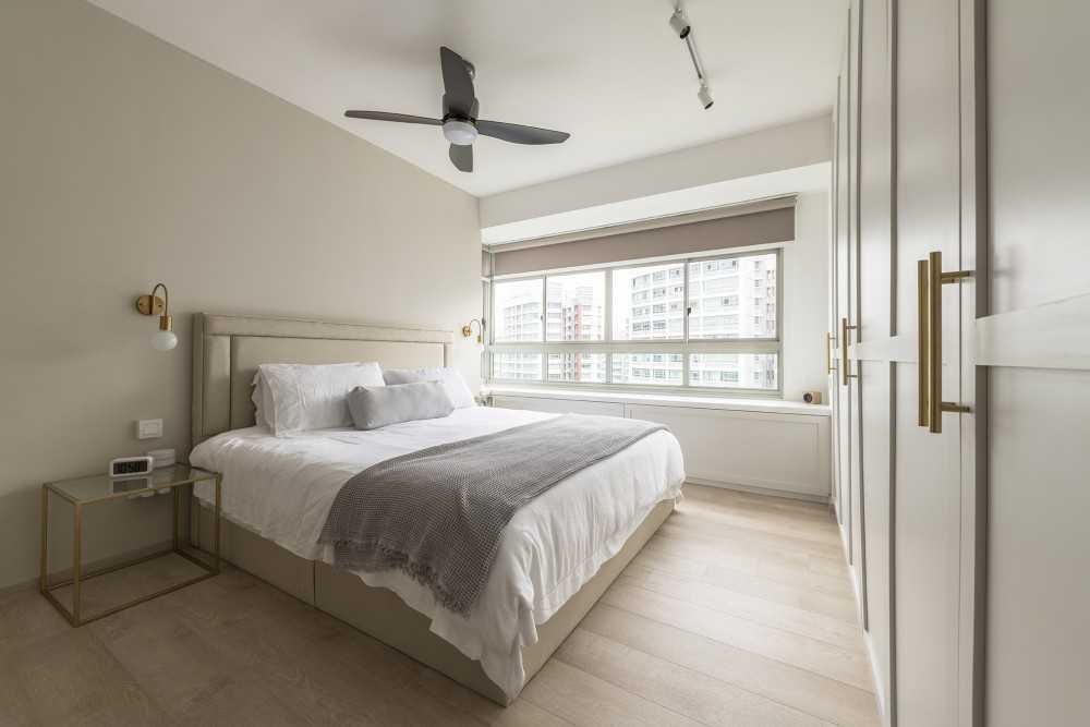Scandinavian Bedroom with Vinyl Flooring and Wardrobe