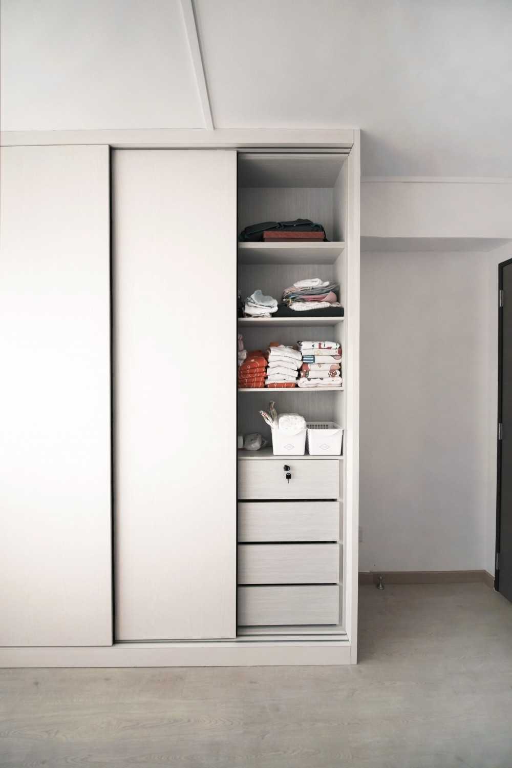 Contemporary Bedroom with Vinyl Flooring and Cement Floor