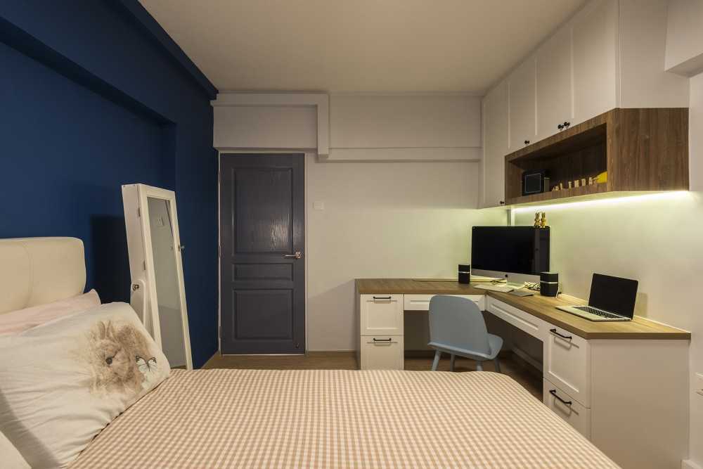 Country Bedroom with Bookshelf and Vinyl Flooring