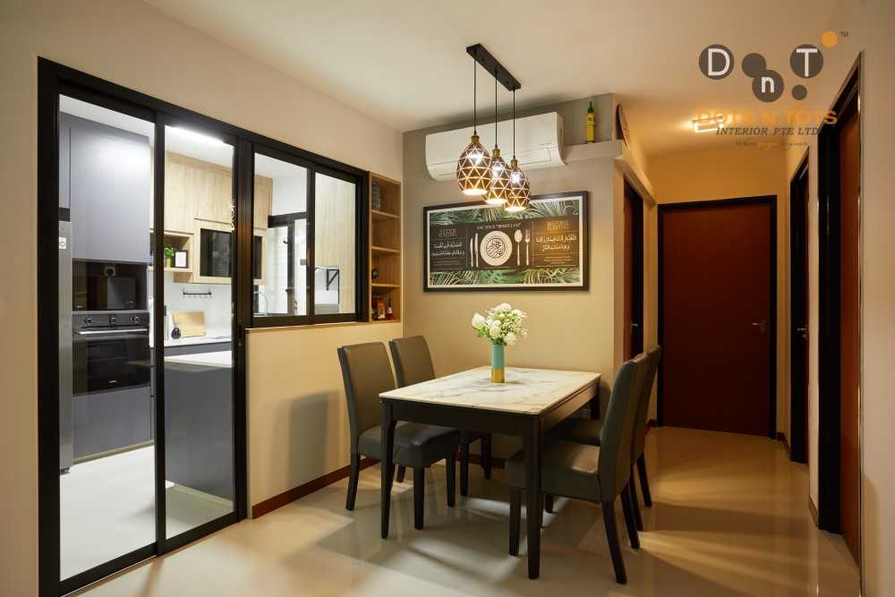 Minimalist Dining Room with Drop Ceiling and Dining Table