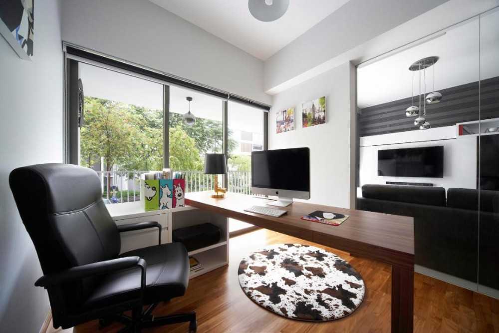 Contemporary Home Office with Computer and Rugs