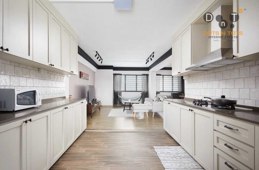 Vintage Kitchen with Vinyl Flooring and Kitchen Window
