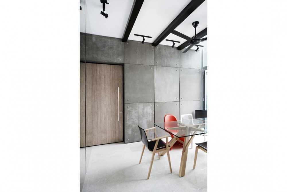 Eclectic Dining Room with Feature Wall and Dining Table