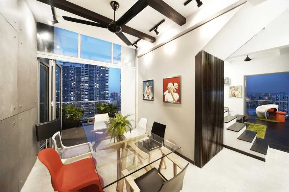 Eclectic Dining Room with Artwork and Dining Table