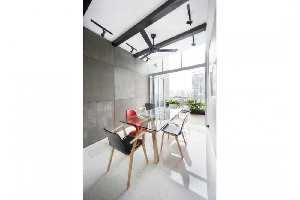 Eclectic Dining Room with Ceiling Fan and Dining Table