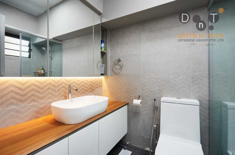 Scandinavian Bathroom with Homogeneous Tiles and Mirror